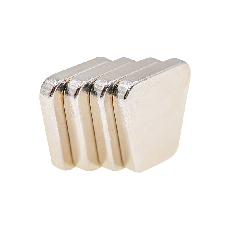 Trapezowy magnes trwały