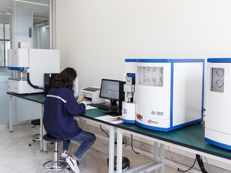 Analizator wodoru, tlenu, węgla i siarki